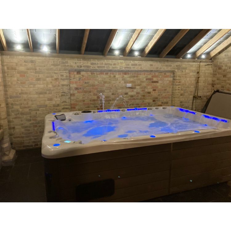 Buckingham 10 Person Hot Tub
