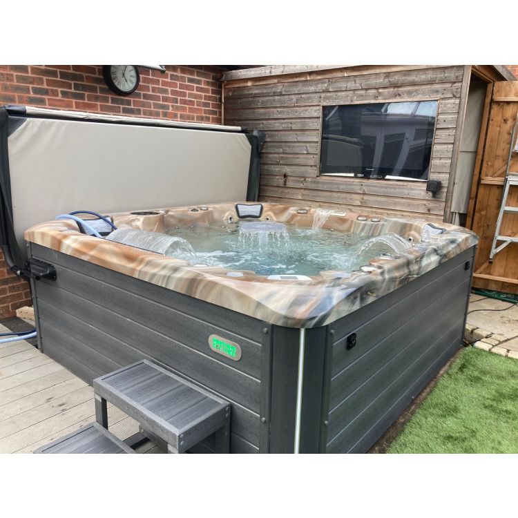 Empire 6-7 person hot tub